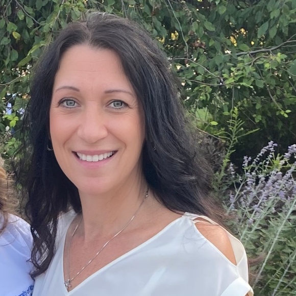 Meet your Posher, Linda - Picture 1 of 1